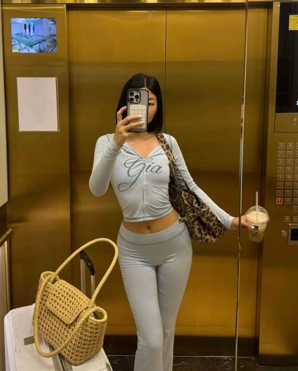 Gia regular shoulder slim-fit letter print topstitch design slim-fit hooded zip-up short jacket and pants set