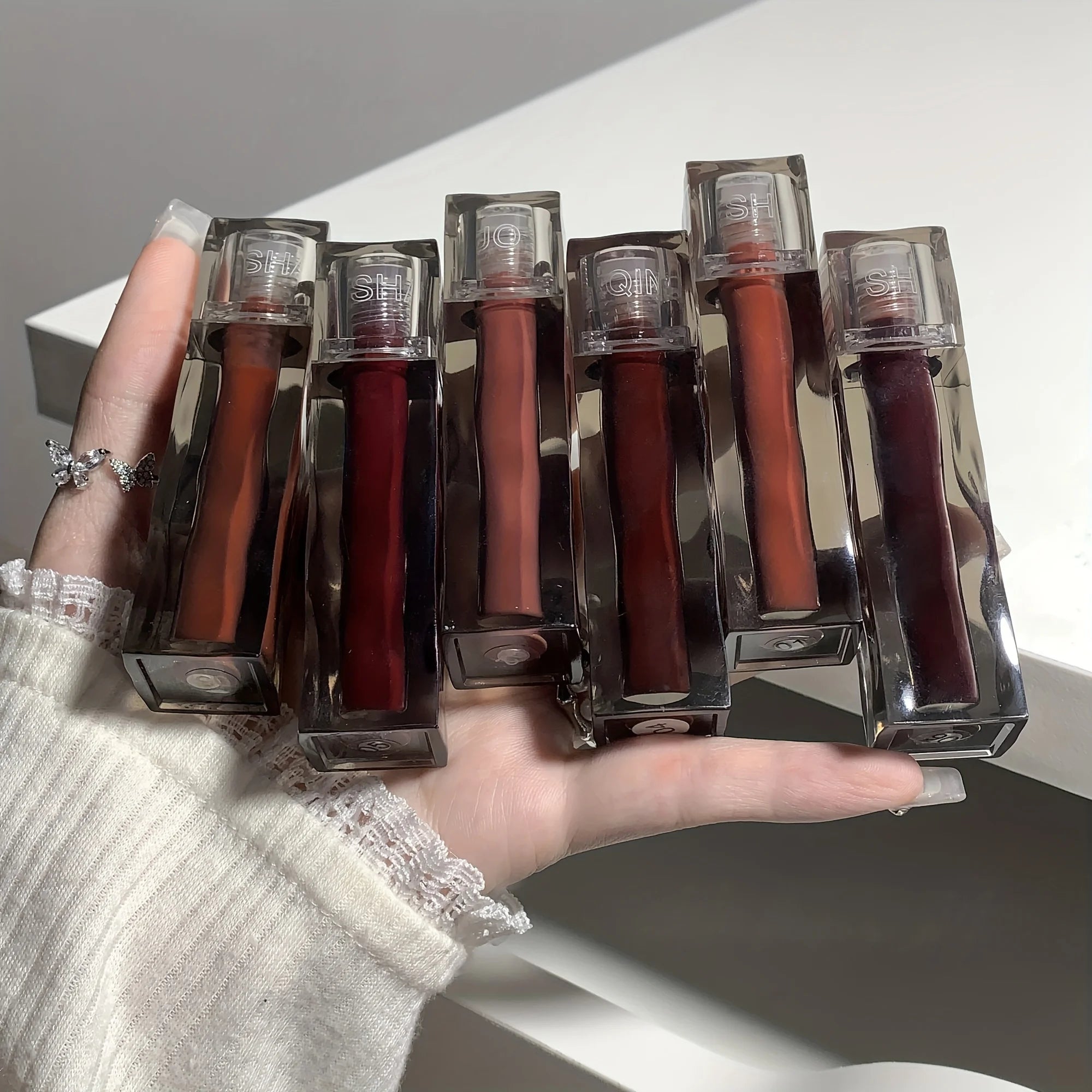 Adorable Bear Mirror Lip Glaze - Long-Lasting, Non-Fading, Hydrating Liquid Lipstick with Watery Texture - Luxurious Glossy Shin